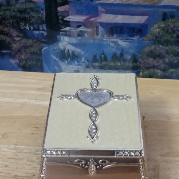 Treasure Chest Trinket Box Silvertone Swarovski Crystal Stones Adorned.🕌 - Picture 8 of 16